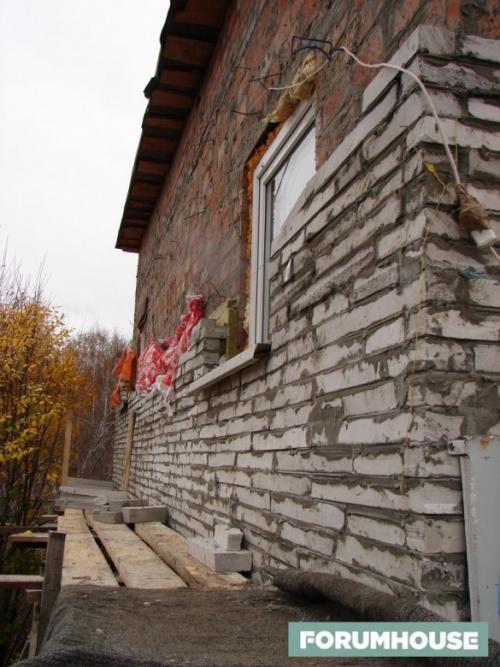 Дом из камня своими руками. Отопление, перегородки, электрика, переезд