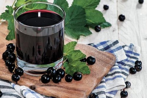 Чай с черной смородиной. Польза черной смородины в чае 12