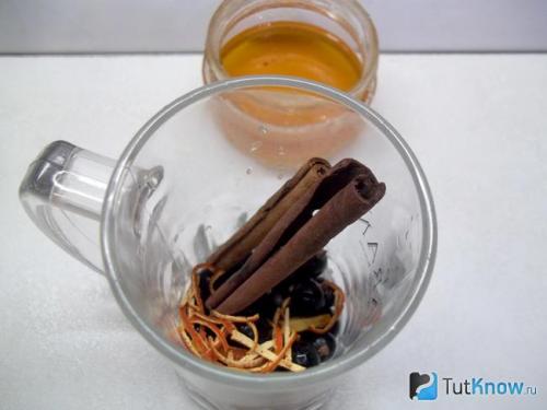 Чай с черной смородиной. Польза черной смородины в чае 24