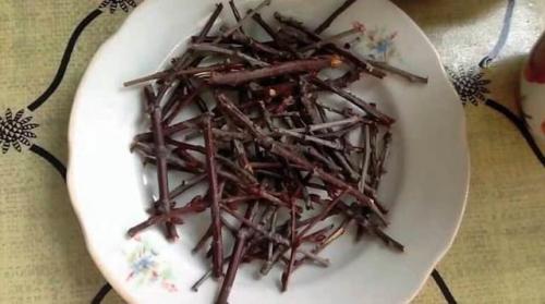 Чай из веток вишни: польза и вред. Чай из веточек вишни: польза и вред, противопоказания, характеристика, правила заваривания, особенности употребления