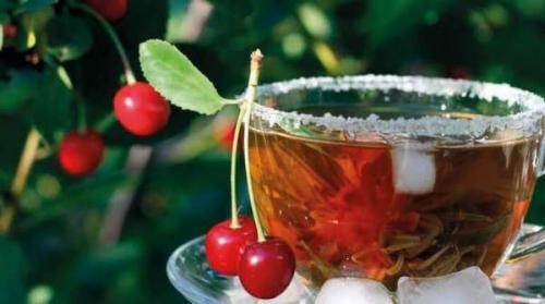 Чай из веток вишни: польза и вред. Чай