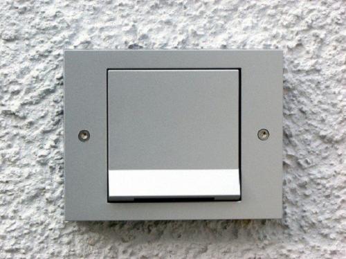 Какие розетки лучше для дачи. Из чего предстоит выбирать