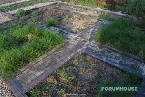 Простой дизайн дачного участка. Сапожник в сапогах: небольшой сад-питомник ландшафтных дизайнеров