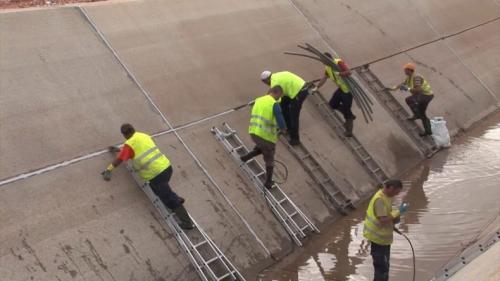 Заделка трещин герметиком. Герметик для бетона: нюансы выбора герметика для внутренних или наружных работ + пошаговая инструкция заделки швов в бетоне