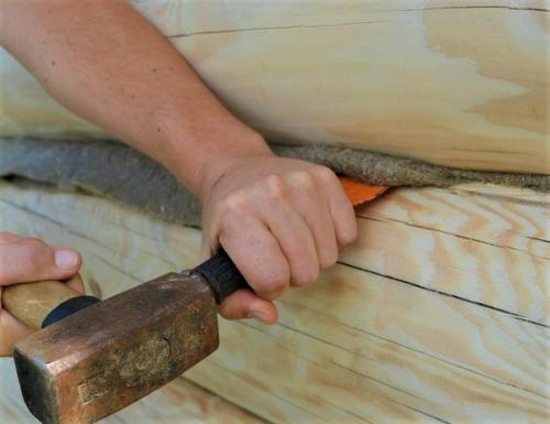 Теплый шов или конопатка. Что лучше для сруба: конопатка или герметик 06