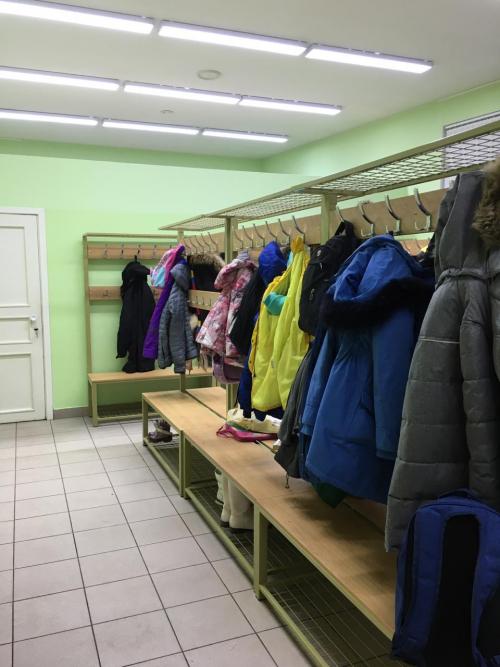 Удобный и функциональный шкафчик для раздевалки в школе 06 Удобный и функциональный шкафчик для раздевалки в школе 06