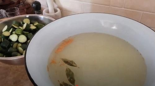 Огурчики маринованные по-фински. Маринованные огурцы по-фински на зиму – самый вкусный рецепт