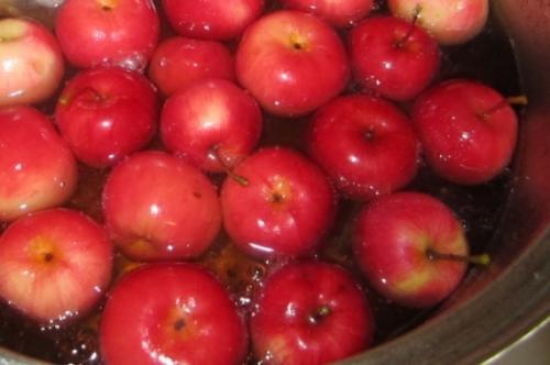 Какие особенности имеет прозрачное варенье из яблок по сравнению с обычным вареньем. Прозрачное яблочное варенье