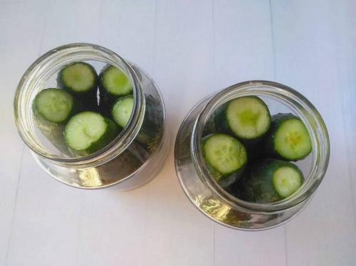 Огурцы маринованные сладко острые. Сладкие огурцы на зиму маринованные – 8 рецептов хрустящих огурцов