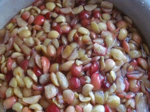 Можно ли заморозить прозрачное янтарное яблочное варенье дольками