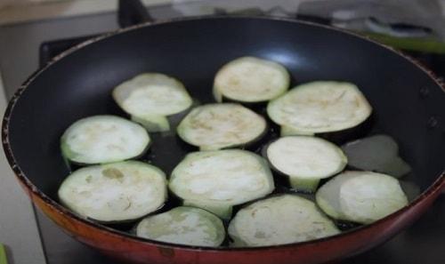 Баклажаны жареные с укропом и чесноком. Баклажаны, жареные с чесноком на сковороде — лучшие рецепты