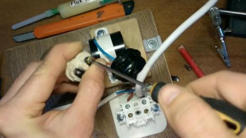 Установить розетку самостоятельно: простые инструкции для начинающих 15 Установить розетку самостоятельно: простые инструкции для начинающих 15