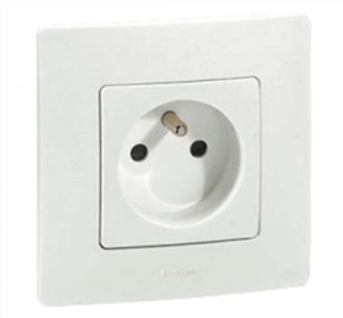 Накладные розетки: как правильно их закрепить 04