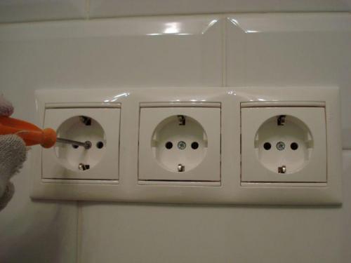 Как правильно подготовить место для установки розетки