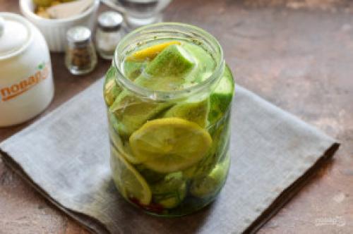 Консервирование огурцов с лимонным соком. Как приготовить Огурцы с лимоном на зиму без стерилизации