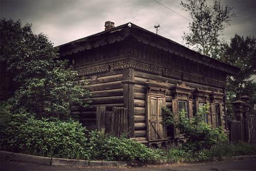 Чем заделать щели между бревнами в доме. Технология заделки дефектов в бревнах 05