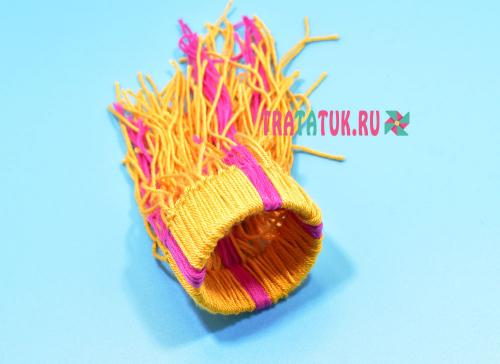 Как собрать основу шапки из трубочек. Шапочка из втулки и ниток: мастер-класс