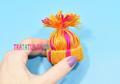 Как собрать основу шапки из трубочек. Шапочка из втулки и ниток: мастер-класс