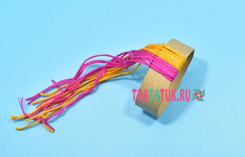 Как собрать основу шапки из трубочек. Шапочка из втулки и ниток: мастер-класс