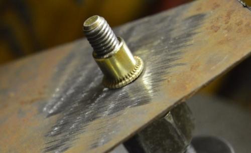 Как надежно прикрепить заднюю часть заклепки. Установка резьбовых заклёпок просто и дёшево!