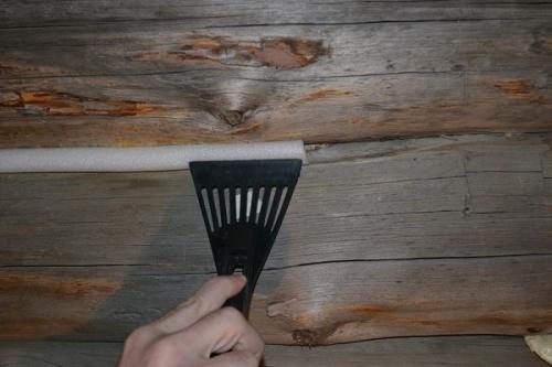 Заделка швов в деревянном доме. Этапы выполнения работ 01