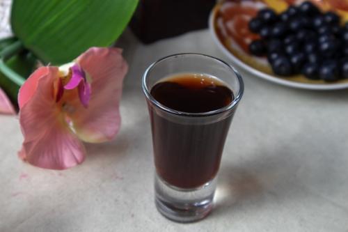 Настойка из смородины с медом. Наливки из смородины – рецепты и приготовление