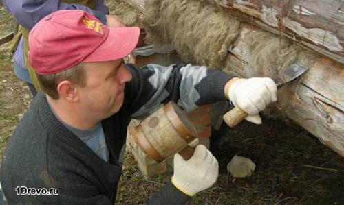 Герметизация швов бревенчатого дома. Чем можно заделывать щели