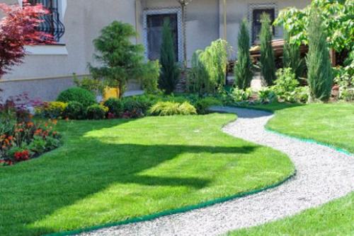 Как красиво оформить газон перед домом. Оформление газона своими руками