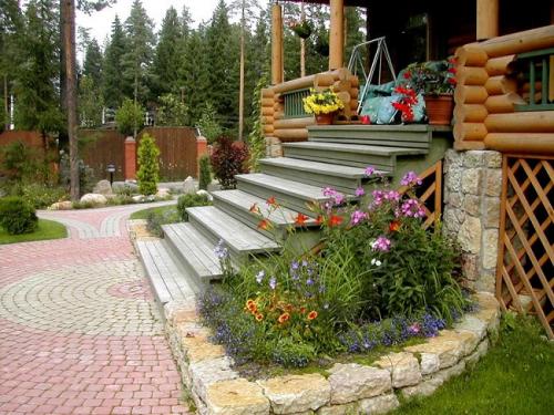 Как красиво оформить газон перед домом. Оформление газона своими руками 16